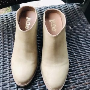 Tan Brash Ankle Boots Booties ~3 inch heel EUC